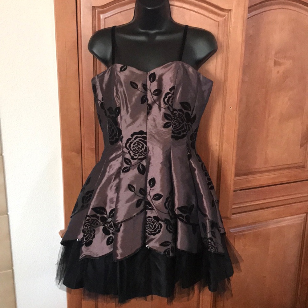 Masquerade Floral Print Cocktail Dress w/ Sequins